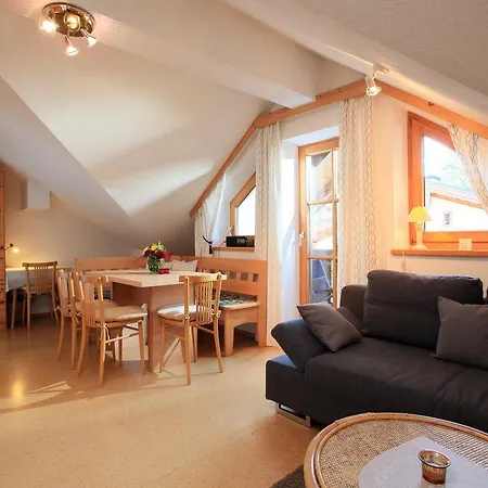 Paratscher Apartment *
